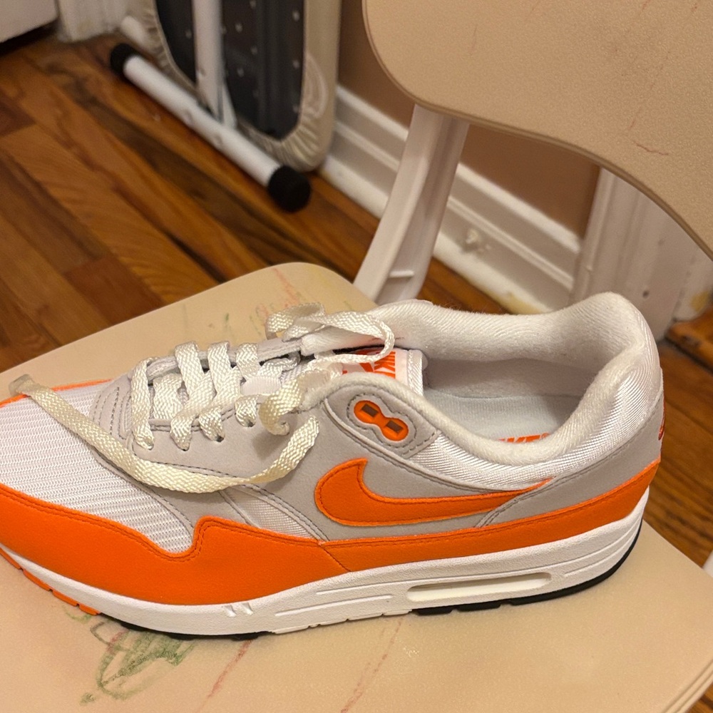 Nike Orange and White Athletic Shoes Nike Air Max  for women brand new very cute